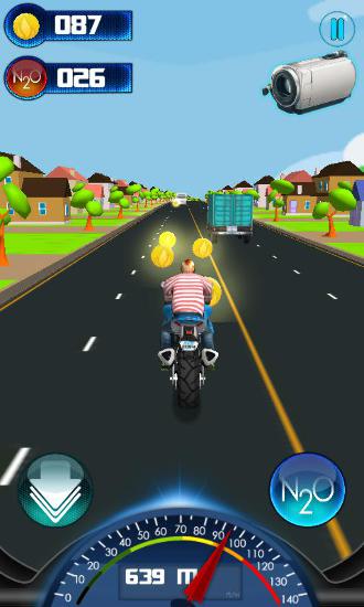 Corredor de moto en las calles de la ciudad