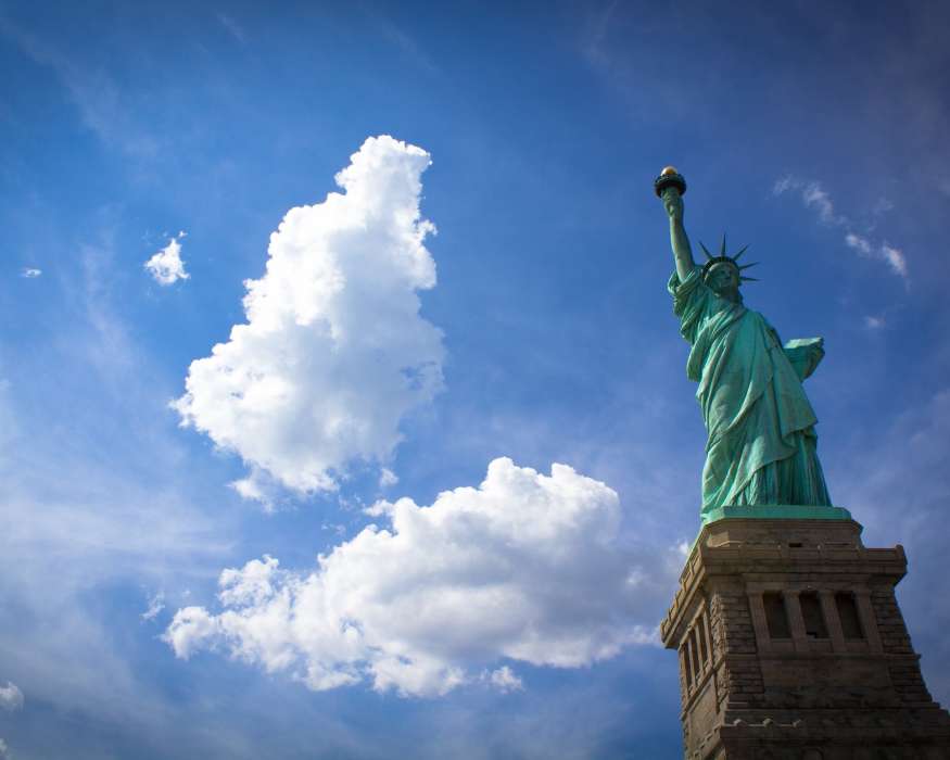 Paisaje,Nubes,Estatua de la Libertad
